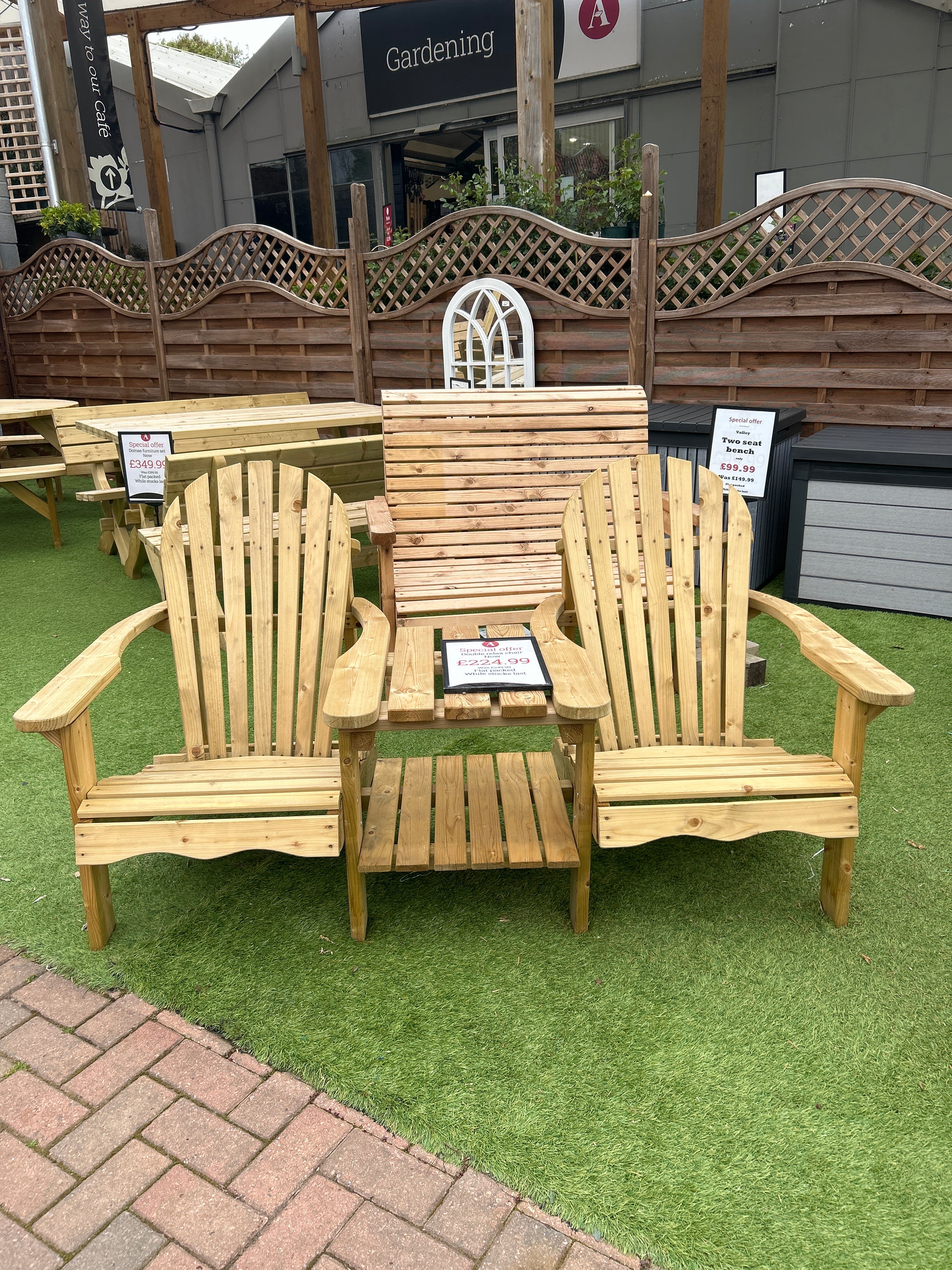 Outdoor Furniture & Living